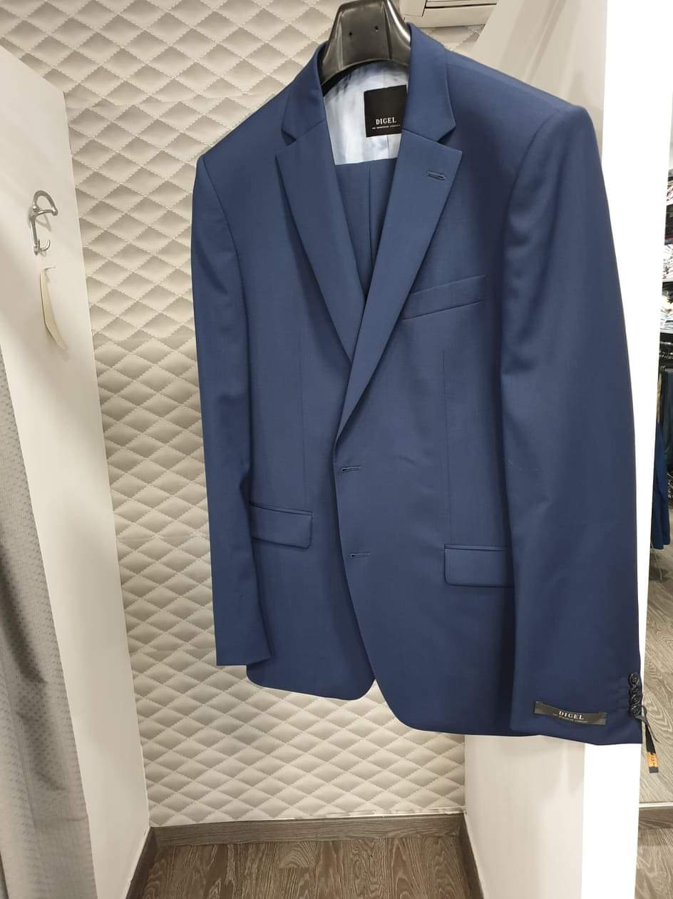 Κουστουμι μπλε ρουαDigel 100Virgin Wool 39900E